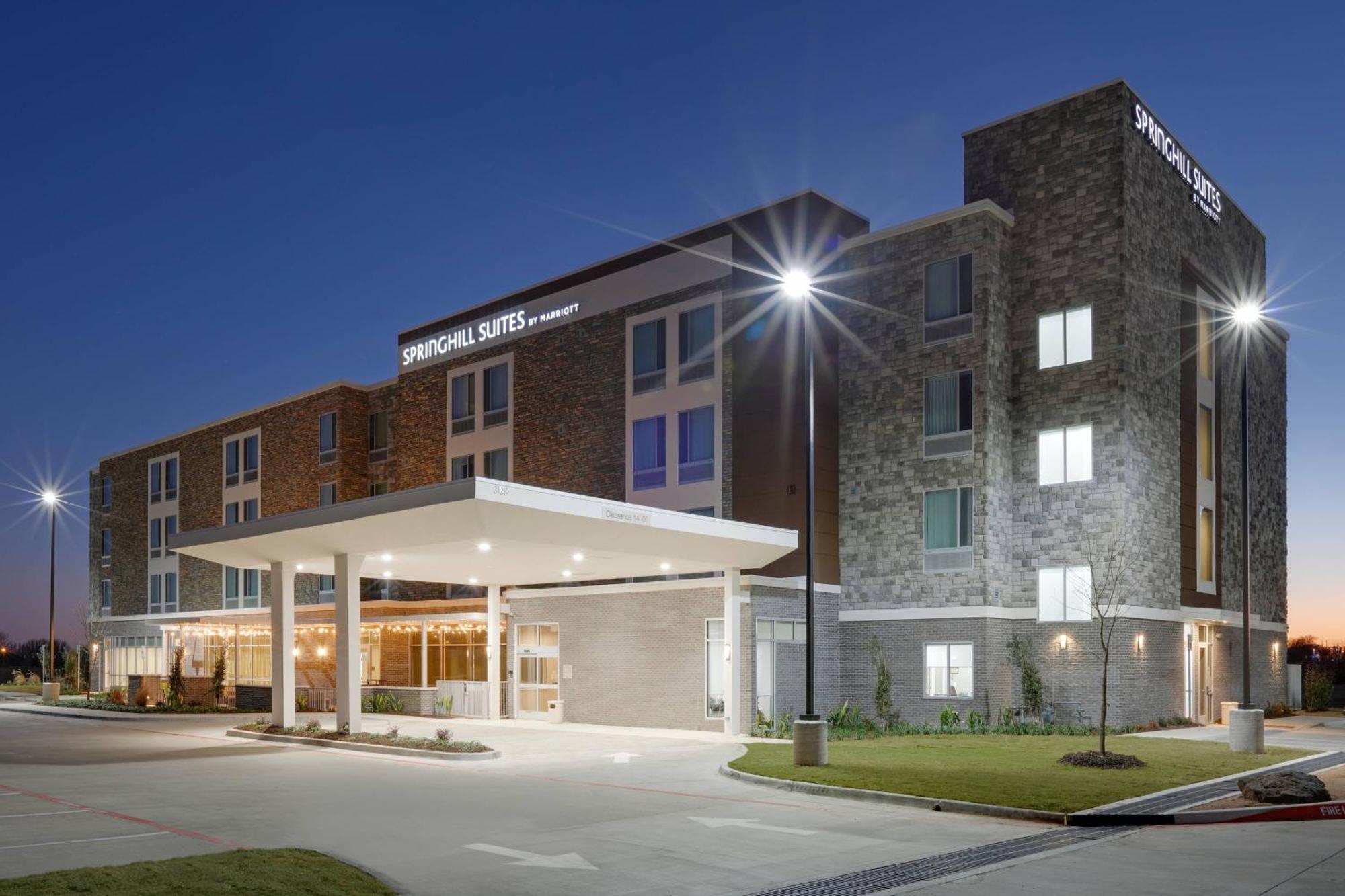 Springhill Suites By Marriott Dallas Мансфилд Экстерьер фото